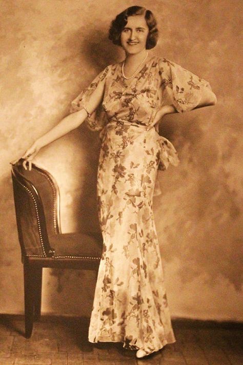 Heiress Huguette Clark Lived In A Hospital Huguette Clark, Private Duty Nursing, Doris Duke, Carla Hall, Night Nurse, City Planner, Wealthy Women, Golden Goddess, Gilded Age