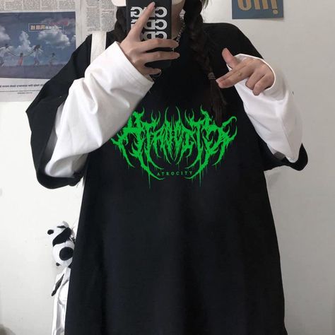 Oversized long sleeve shirt giving the illusion that it's layered but is really a single piece of fabric. #Streetwear #Fashion #Casualwear #Minimal #Everydaywear #Comfortable #Oversized #Baggy #Ad Lightning Letters, Goth Shirt, Gothic Shirts, Vintage Hip Hop, Y2k Goth, Oversize Women, Goth Punk, Hip Hop Streetwear, Collars For Women