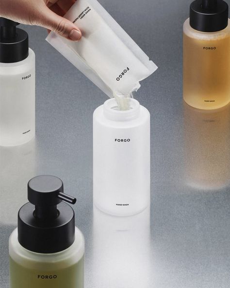 Foaming Hand Wash, Skincare Packaging, Reusable Bottle, Zaha Hadid, Cosmetics Brands, Bottle Design, Soap Making, Plastic Bottles, Glass Bottles