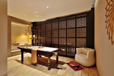 With its philosophy of water being the all-encompassing healer, Quan Spa now opens in Renaissance Mumbai Convention Centre Hotel http://www.luxuryfacts.com/index.php/sections/article/Quan-Spa-opens-at-Renaissance-Mumbai-Convention-Ce #spas #India Massage Couples, Japanese Spa, Ayurvedic Spa, Ayurvedic Clinic, Relax Massage, Ayurvedic Massage, Spa Weekend, Spa Life, Spa Interior