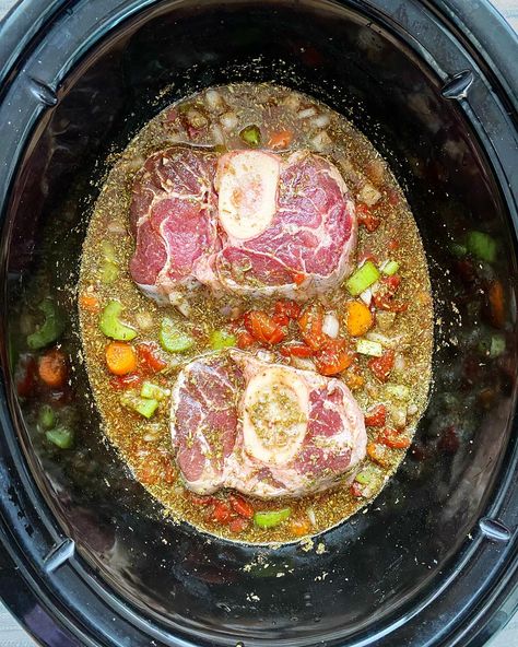 Slow Cooker Osso Bucco Crock Pot, Crock Pot Osso Bucco, Crockpot Osso Bucco, Oso Buco Recipe, Oso Bucco Recipe Slow Cooker, Beef Osso Bucco Recipe Slow Cooker, Oso Bucco Recipe Beef, Beef Shank Recipe Crockpot, Beef Shank Cross Cut Recipe