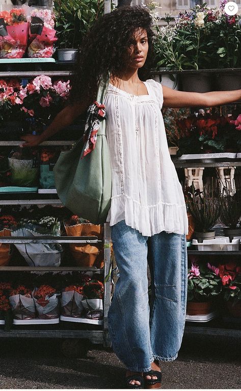 Spiritual Chic Outfits, Bohemian 90s Fashion, Black And White Boho Outfits, Bohemian Mom Aesthetic, Bayou Aesthetic Outfit, Basic Bohemian Outfits, Bohemian Chic Aesthetic, Earthy Chic Fashion, Boho Eclectic Outfit