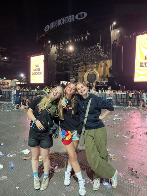 Festival/rock werchter/ Rock Festival, Rock Festivals, You Rock, Arctic Monkeys, Festival Outfit, Monkeys, Vision Board, Festival, Funny