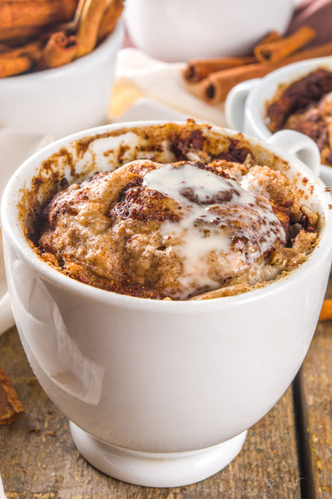 Air Fryer Mug Coffee Cake Air Fryer Single Serve Cake, Air Fryer Cake For One, Air Fryer Cake In A Cup, Air Fryer Coffee Cake, Airfryer Deserts Easy, Muffin Recipes Coffee, Coffee Cake Recipes Sour Cream, Airfryer Mug Cake, Mug Cake In Air Fryer