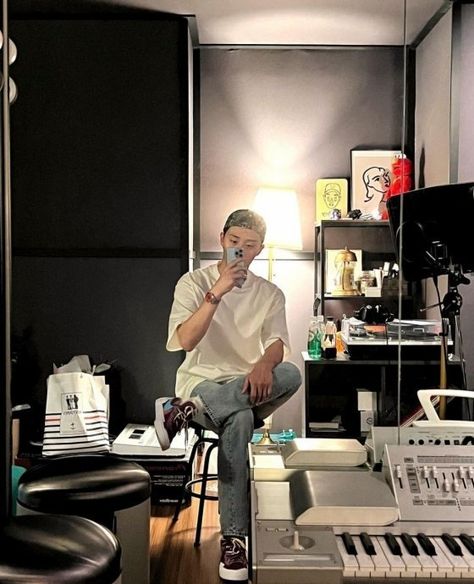 Park Seo Joon Selca, Park Seo Joon Instagram, Song Wei Long, Tom Holland Imagines, Park Seo Jun, Park Seo Joon, Charming Man, Seo Joon, Funny Comments