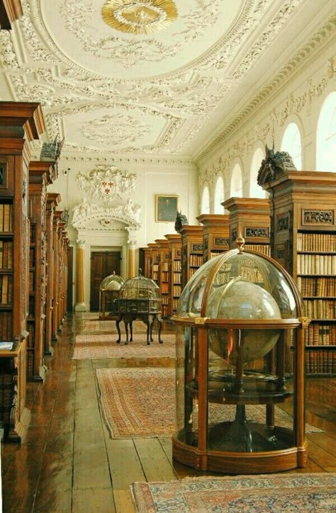 University Inspiration, Oxford College, England Aesthetic, Library University, University Of Oxford, College Library, Oxford England, Aesthetic City, Dream College