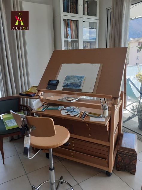 Trouvez l'angle parfait grâce à notre Meuble Atelier d'Art sur roulettes ! #ebenisterie #meubleatelier #art #peinture #dessin #passion #fabricationfrançaise Last Day Of Sale, Artist Desk, Art Studio Storage, Small Art Studio, Home Atelier, Drawing Desk, Budget Remodel, Art Studio Space, Art Studio Organization