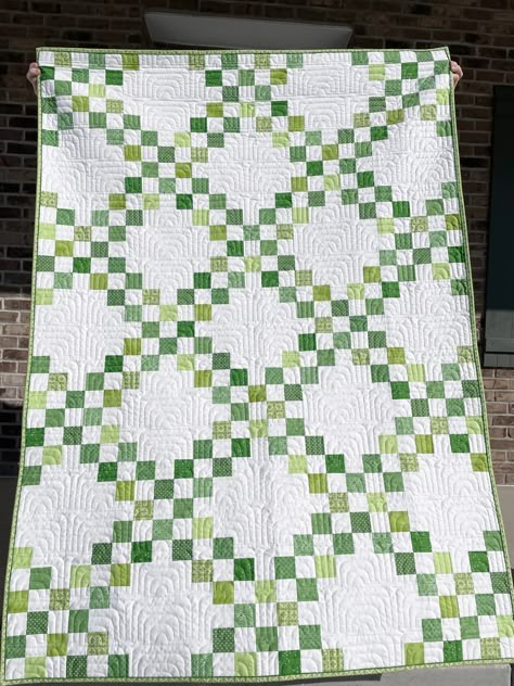 Make it Modern – Scrappy Double Irish Chain – Riley Blake Designs Double Irish Chain Quilt Pattern, Irish Quilt Patterns, Double Irish Chain Quilt, Irish Chain Quilt Pattern, Irish Quilt, Celtic Quilt, Irish Chain Quilt, 9 Patch Quilt, Jelly Roll Quilt Patterns