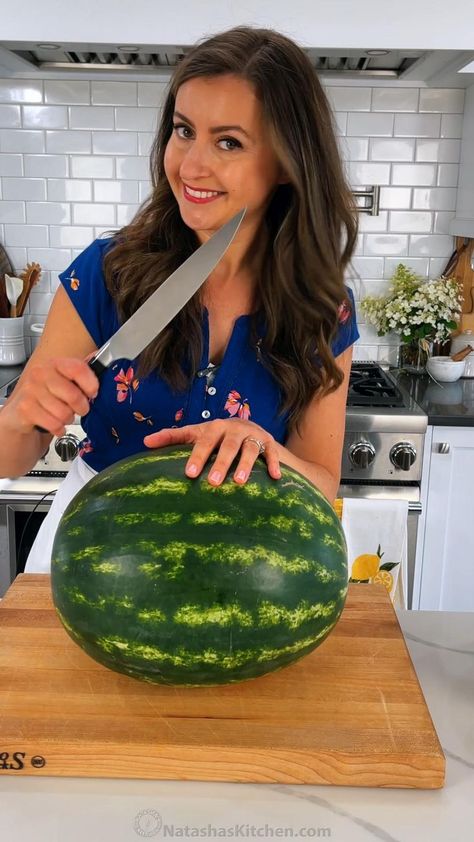 Watermelon Hacks, Lake House Food Ideas, Chicken Thigh Recipes Oven, Boneless Chicken Thigh Recipes, Chicken Thigh Recipes Crockpot, Cut Watermelon, Summer Corn Salad, Summer Pasta Salad, Boat Food