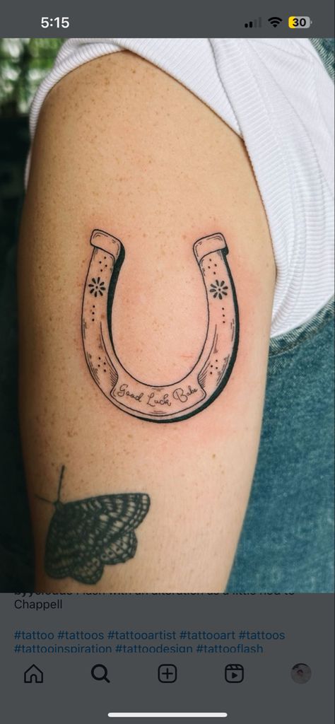 Horseshoe Knee Tattoo, Shoe Tattoo, Horseshoe Tattoo, Horse Shoe Tattoo, Shoe Tattoos, Knee Tattoo, Horse Shoe, Tattoo Inspo, Traditional Tattoo