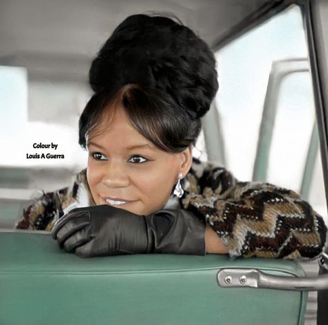 Florence Ballard circa 1967 The Sylvers, Florence Ballard, Retro Places, Curly Long Hair, The Supremes, Baddie Filters, Black Glamour, Vintage Black Glamour, Black Gems