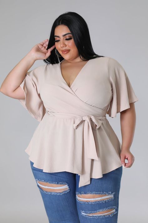 Rossie Babe Top PlusSizeSummerStyle #summervivibes #plussizefashionista #ootd #plussizequeen #plussize #summerfashion. https://whispers-in-the-wind.com/the-ultimate-plus-size-outfit-guide-summer-in-style/?296 Big Tops Outfit, Big Size Tops Fashion For Women, Plus Size Belly Outfits, Casual Elegant Plus Size Outfit, Trending Plus Size Fashion, Feminine Outfits Plus Size, Big Belly Outfits, Big Belly Outfits Plus Size, Top For Plus Size Women