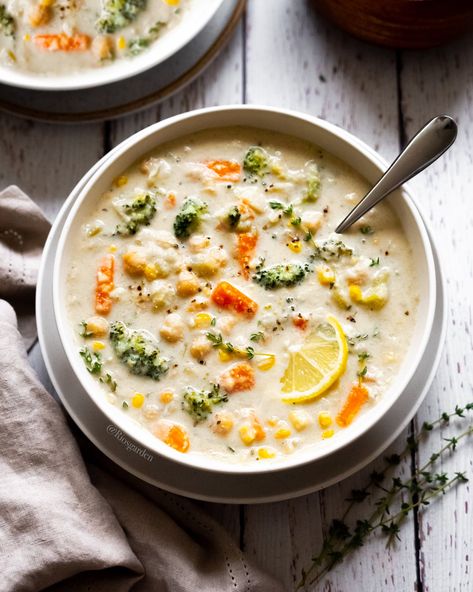 Cheesy Vegetable Chowder, Vegan Chowder, Vegetable Chowder, Vegan Chipotle, Chowder Recipes, Winter Recipes, Nutritional Yeast, Winter Food, Soy Free