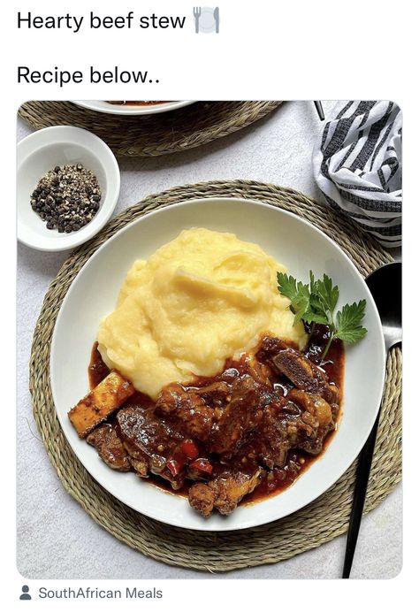 Beef Stew Ingredients, Hearty Beef Stew, Beef Chuck Roast, Beef Chuck, Food Therapy, Beef Stew Recipe, African Food, Beef Broth, Beef Stew