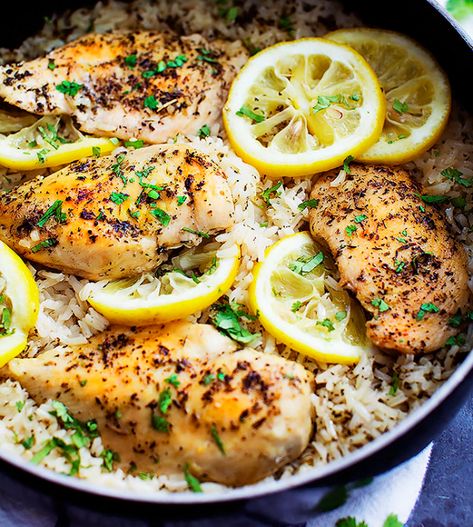 10. One-Pot Lemon Herb Chicken & Rice | 10 Easy Dinners That Aren't Overloaded With Salt Recipes Low Sodium, Low Sodium Recipes Heart, Salt Free Recipes, Heart Healthy Recipes Low Sodium, Low Salt Recipes, Low Salt Diet, No Sodium Foods, Kitchen Simple, Lemon Herb Chicken