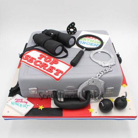 Spy Party Cake, Spy Birthday Cake, Detective Cake, Spy Kids Movie, Suitcase Cake, 9 Birthday, Spy Party, Spy Kids, Movie Birthday