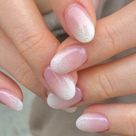 French Ombre Nails, Glitter Ombre Nails, Ombre French Nails, Ombre Chrome Nails, Pink White Nails, Nails With Glitter, Glitter French Manicure, Ombre Manicure, French Ombre