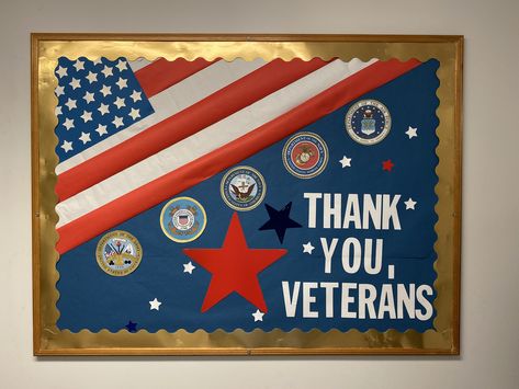 Veterans Day Elementary, November Bulletin Boards, Office Bulletin Boards, American Flag Crafts, Veterans Day Celebration, Work Bulletin Boards, Veterans Day Activities, Art Bulletin Boards, Military Decorations