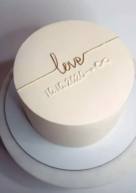 Korean Cake Anniversary Simple, Pretty Anniversary Cakes, Kue Wedding Simple, Simple Cake Designs For Anniversary, Anniversary Aesthetic Cake, Korean Cake Birthday Simple, Mini Cake Designs Birthday, Simple Pretty Cakes Birthday, Birthday Cake Simple Aesthetic