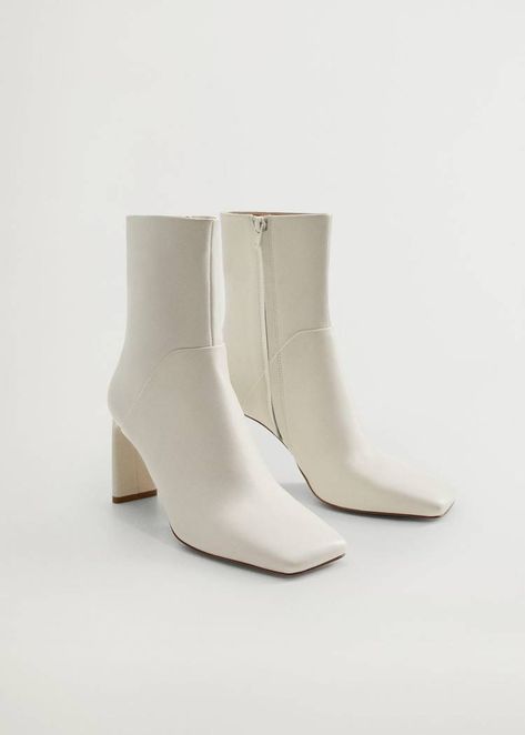 Boots Elegant, Prada Boots, White Booties, Leather Cuts, Square Toe Boots, Trending Boots, Beautiful Boots, White Boots, Cow Boy