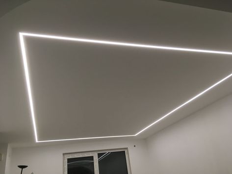 Idée #deco pour votre #salon, des leds encastrés directement dans le plafond #travaux #luminaire Led Profile Lighting Design Ceiling, Ceiling Light Design, False Ceiling Design, Light Design, False Ceiling, Strasbourg, Ceiling Design, Lighting Design, Ceiling Light