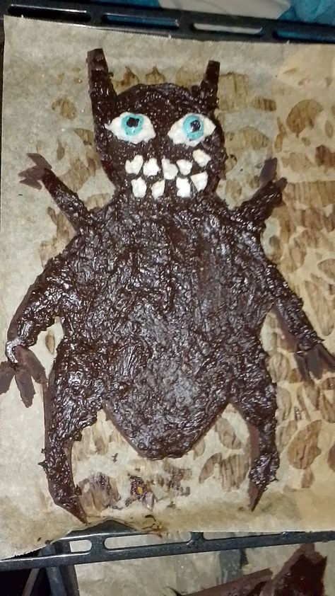 Funny Bday Cake, Cockroach Cake, Strange Cakes, Silly Cakes, Goofy Cake, Cursed Cakes, Dinara Kasko, Cake Disasters, Funny Cakes