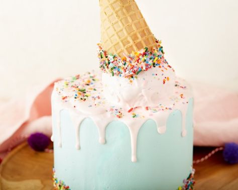 Old Fashion Cake, Melting Ice Cream Cake, Ice Cream Birthday Party Theme, Fake Ice Cream, Cone Cake, Homemade Ice Cream Cake, Ice Cream Cone Cake, Awesome Desserts, Ice Cream Birthday Cake