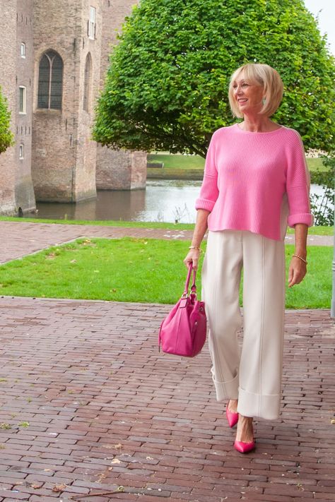 Cream trousers and pink jumper by ME+EM London, bright pink pumps by Marella - No Fear of Fashion Pink And Cream Outfit, Pink Jumper Outfit, Styles Of Pants, What Shoes To Wear, Cream Fashion, Wide Leg Pants Outfit, Pink Pleated Skirt, Cream Trousers, Cream Pants