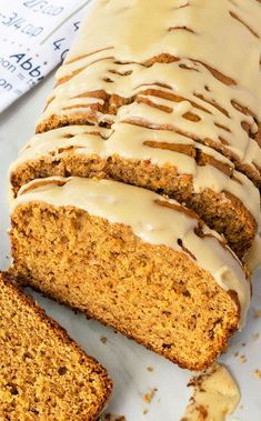 Pumpkin Bread Recipe Easy, Easy Pumpkin Bread Recipe, Easy Pumpkin Pie Recipe, Pumpkin Cake Mix, Pumpkin Cream Cheese Bread, Easy Pumpkin Bread, Baked Snacks, Vegan Pumpkin Bread, Pumpkin Pie Recipe Easy