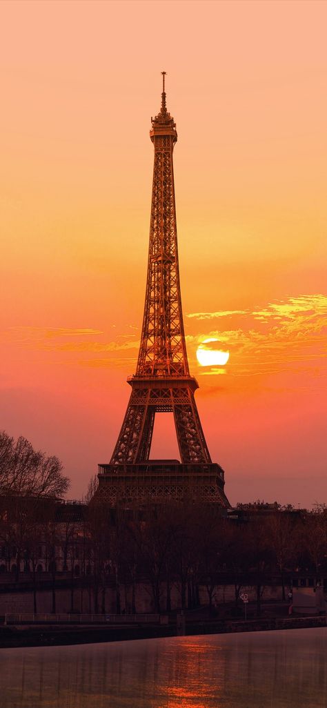 Paris Sunset, French Aesthetic, Wallpaper Screen, Parisian Vibes, Paris Pictures, City Of Lights, Paris Aesthetic, Pretty Landscapes, Collage Ideas