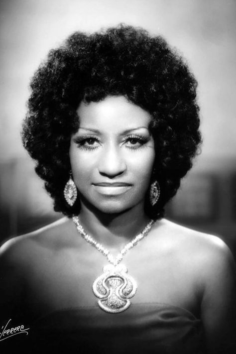 29 Gorgeous Celia Cruz Photos To Remember The 'Queen Of Salsa' | HuffPost Jheri Curl, Musica Salsa, Salsa Music, Afro Cuban, Photo Star, Afro Latina, Vintage Black Glamour, Latin Music, Mambo