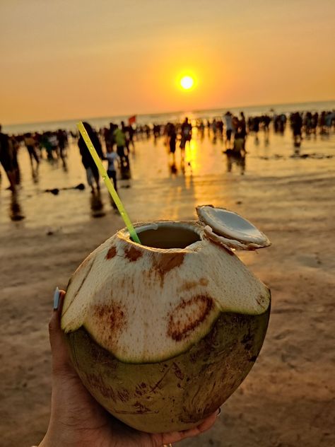 juhi beach, mumbai, maharashtra, travel, india, beach Puri Beach Aesthetic, Mumbai Places, Juhu Beach Mumbai, Maharashtra Travel, Mumbai Beach, Mumbai Aesthetic, Puri Beach, Juhu Beach, Beach Selfie