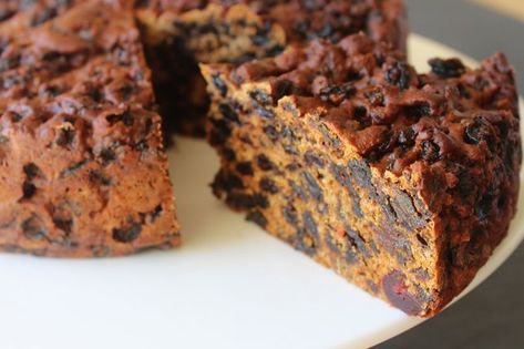 3 Ingredient Fruit Cake, 3 Ingredient Fruit Cake Recipe, Boiled Fruit Cake, Fruit Cake Recipes, Three Ingredient Recipes, Cake Light, Fruit Cake Recipe, Fruit Cake Christmas, Cakes Slices