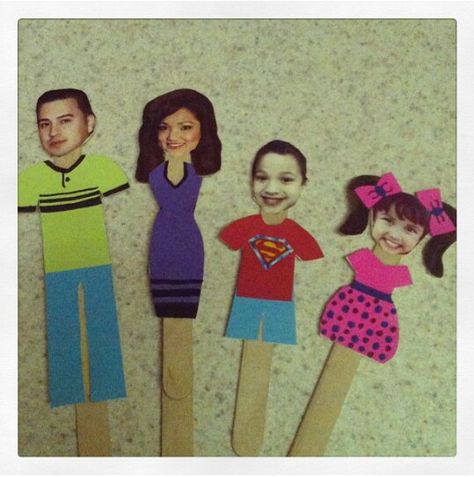 Family Picture Cartoon, Stick Family, Ice Cream Stick, Popsicle Stick, Family Poster, Popsicle Sticks, Craft Stick Crafts, Popsicles, Family Pictures