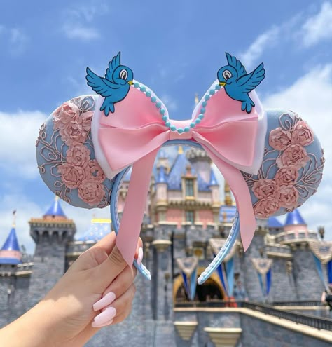 Minnie Mouse Fashion, Diy Disney Headbands, Disney Ears Birthday, Cinderella Minnie Ears, Epcot Disney Ears, Cinderella Disney Ears, Mickey Ears Aesthetic, Unique Disney Ears, Disney Ears Ideas