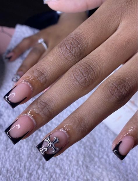 Nails Acrylic Yk2, Short Soild Nails, Short Square Acrylic Nails Birthday Set, Pearls On Acrylic Nails, Marc Jacobs Slides Outfit, Short Acrylic Nail Inspo Aesthetic, Black French Tip Nails With Rine Stones, Apex Nail Designs, Short Acrylic Nails With Cross