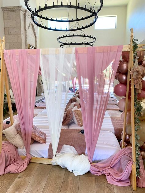 Canopy Sleepover, Rose Gold Birthday Party Ideas, Gold Birthday Party Ideas, Slumber Party Decorations, Rose Gold Birthday Party, Sleepover Beds, Sleepover Tents, Birthday Sleepover Ideas, Birthday Rose Gold