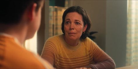 Nick Coming Out Heartstopper, Heartstopper Stills, Sarah Nelson, Olivia Colman Heartstopper, Olivia Coleman, Late Night Show, Netflix Series, Coming Out, Movie Tv