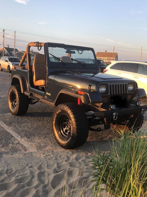 80s Jeep Wrangler, 90s Jeep Wrangler, Old Jeep Aesthetic, Old Jeep Wrangler, Jeep Wrangler 1995, Two Door Jeep Wrangler, Jeep Sahara, Yj Wrangler, Cj Jeep