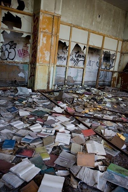 Abandoned Libraries, Detroit Ruins, Abandoned Library, Abandoned Detroit, Abandoned Property, Dream Library, Detroit City, Abandoned Castles, Breaking In