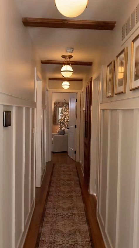 Hallway Interior Design Entrance, Windowless Hallway Ideas, Beams Hallway, Narrow Long Hallway Ideas, Hallway Beams, Small Narrow Hallway Ideas, Long Hallway Decorating Narrow, Pretty Hallway, Long Narrow Hallway Decorating