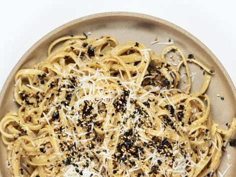 Seaweed Brown Butter Pasta Hetty Mckinnon, Brown Butter Pasta, Seaweed Recipes, Butter Pasta, Australian Food, Crushed Red Pepper Flakes, New Cookbooks, Vegan Butter, Pasta Recipe