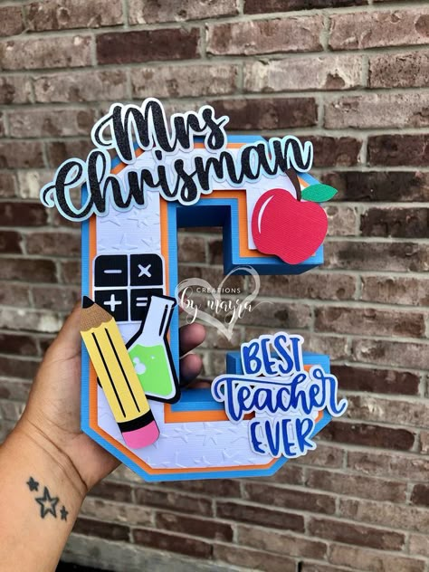 Art Teacher Gifts Ideas, Christmas Gifts For Teachers From Kids, Teacher Appreciation Baskets, Teacher Birthday Ideas, Creative Teachers Gifts, Teachers Appreciation Week, Appreciation Week Gifts, Teacher Appreciation Diy, Teacher Gifts Ideas