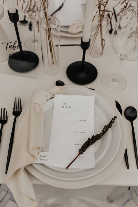 "Light and Moody" A Wedding Editorial - wpic.ca White Wedding Table Setting, Black Wedding Table, Welsh Wedding, Monochrome Wedding, Wedding August, Black Wedding Decorations, Black And White Wedding Theme, Tafel Decor, White Wedding Theme