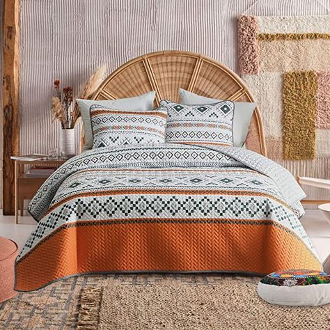 Amazon.com: FlySheep 3-Piece Lightweight Geometric Boho Queen Quilt Set, Bohemian Tribal Orange Summer Bedspread/Coverlet, Brushed Microfiber for All Season - 92" x 90": Home & Kitchen Elegant Pattern Design, Bohemian Comforter, Orange Comforter, Comforter Sets Boho, Queen Size Comforter Sets, Geometric Bedding, Boho Comforters, Orange Quilt, Reversible Comforter