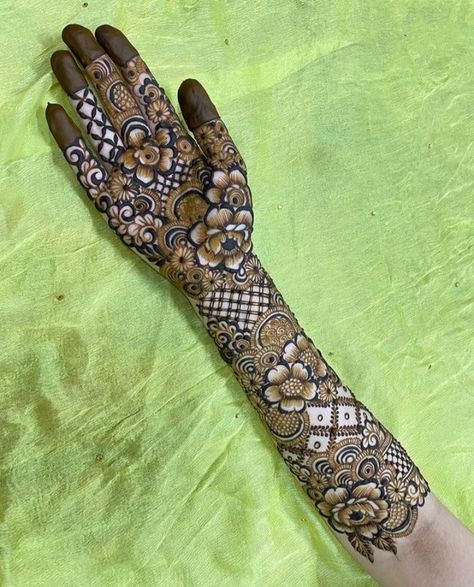 Bridal Henna Design, Arabic Bridal Mehndi Designs, Khafif Mehndi Design, Mehndi Designs Bridal Hands, Full Hand Mehndi, Bridal Henna Designs, Mehndi Design Pictures, Simple Mehndi Designs Fingers, Very Simple Mehndi Designs