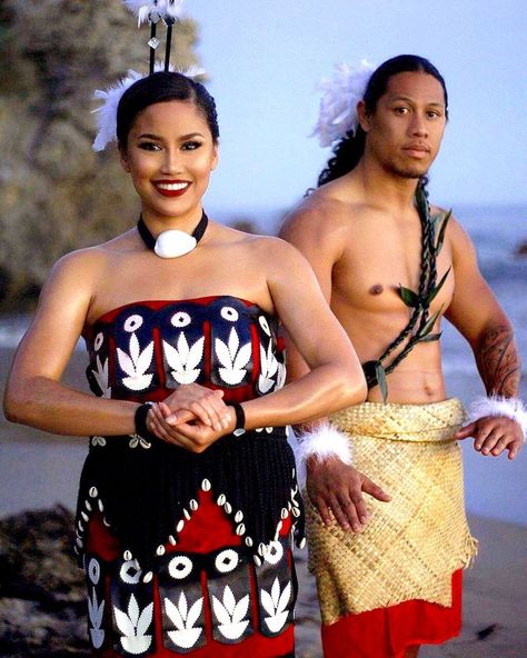 Tongan Culture, Polynesian Dance, Polynesian Dress, Polynesian Designs, Hula Dancers, Aboriginal People, Polynesian Culture, Traditional Attire, Island Girl