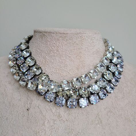 Anna Wintour Style, Jewel Necklace, Mother Of Bride, Anna Wintour, Crystal Necklaces, Asscher Cut, Traditional Jewelry, Austrian Crystal, Stylish Jewelry