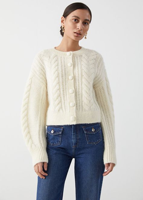 Cropped Cable Knit Cardigan - White - Cardigans - & Other Stories Women Knitted Sweater, Capsule Wardrobe Basics, Best Cardigans, Knitwear Trends, Short Blanc, Outwear Fashion, Capsule Wardrobe Essentials, Knit Structure, Oversize Pullover