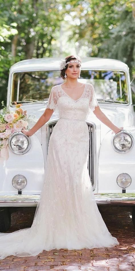 Wedding Dresses Vintage 20s, Boho Wedding Dress With Sleeves, Vintage Inspired Wedding Dresses, Pnina Tornai, Wedding Dress Guide, Lace Wedding Dress Vintage, Dress Guide, Lace Bridal Gown, Photography Vintage